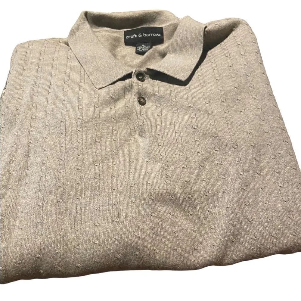 Croft and Barrow sweater like style shirt sleeved collared shirt like new